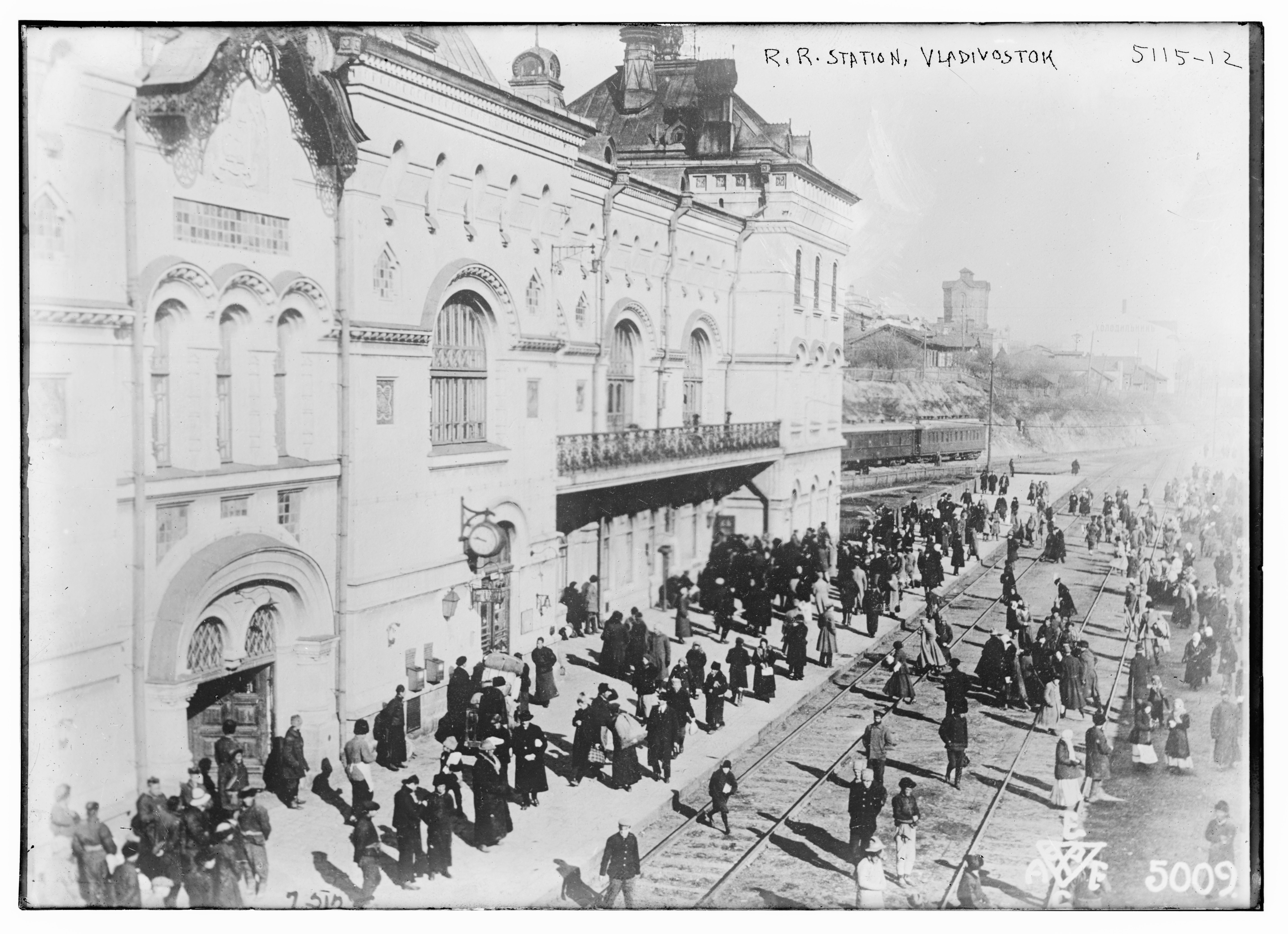 1915年的海参崴车站历史照片